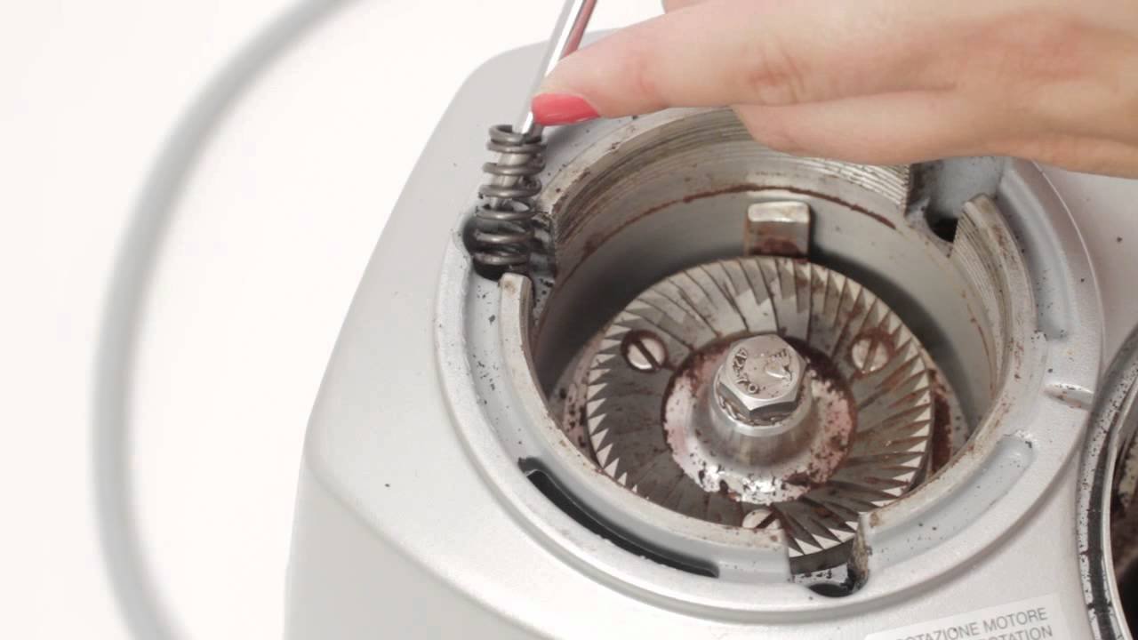 How to Clean a Coffee Grinder: Easy Steps for Fresh Flavor