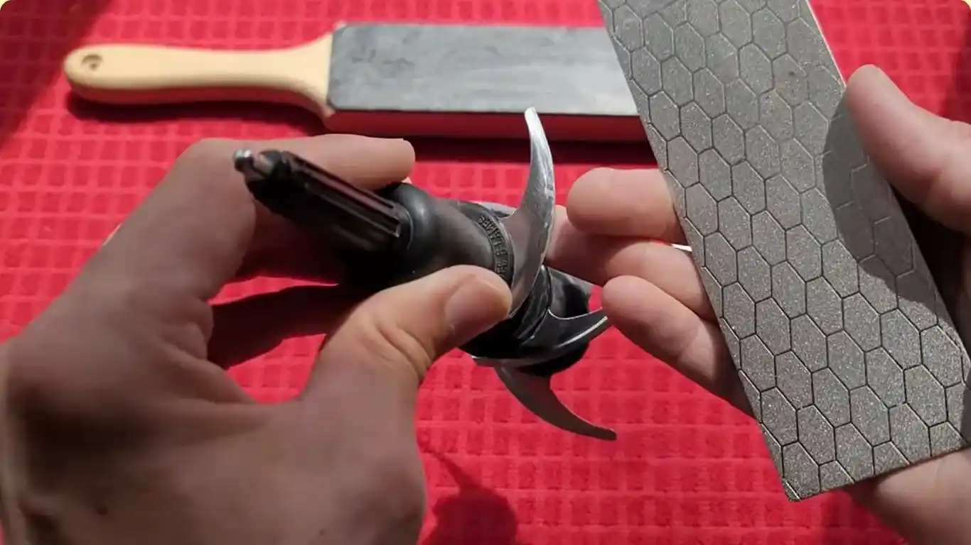 how to sharpen blender blades