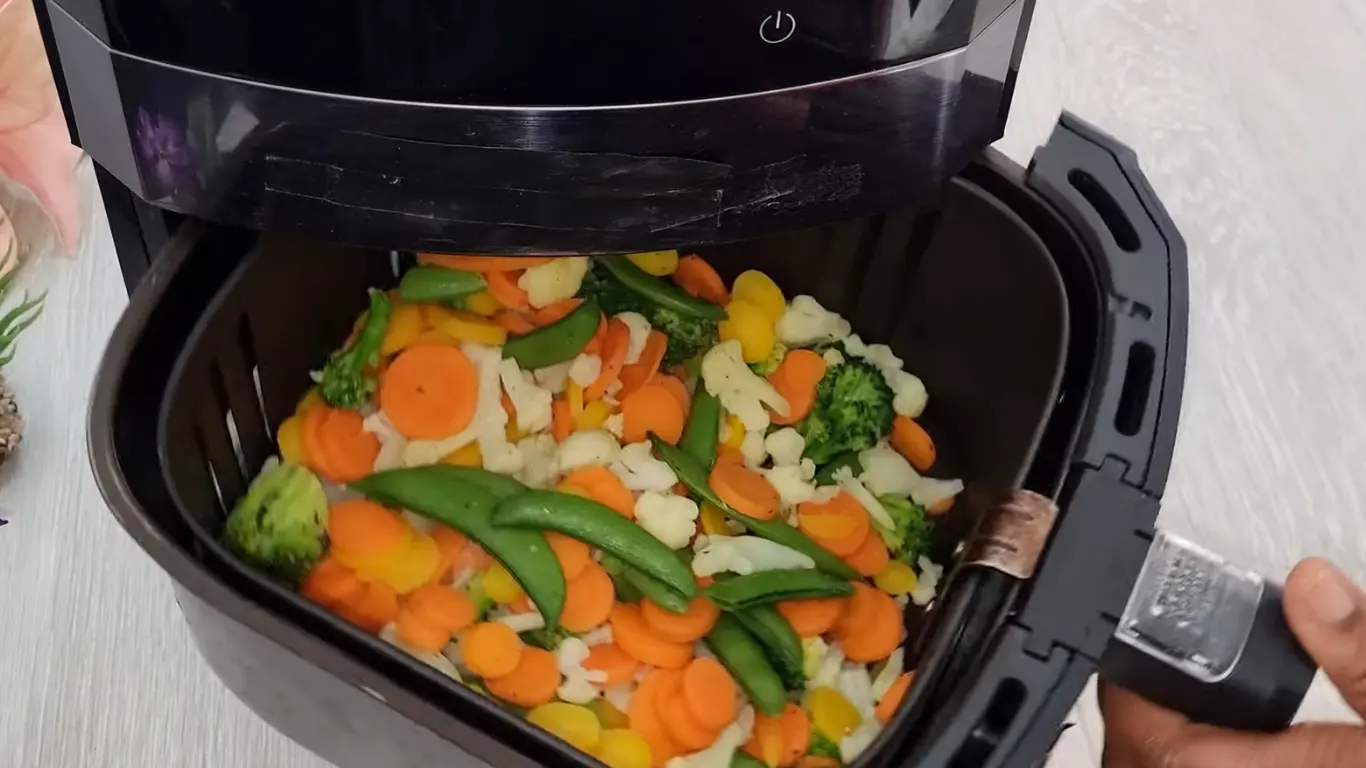 how long to cook frozen veggies in air fryer