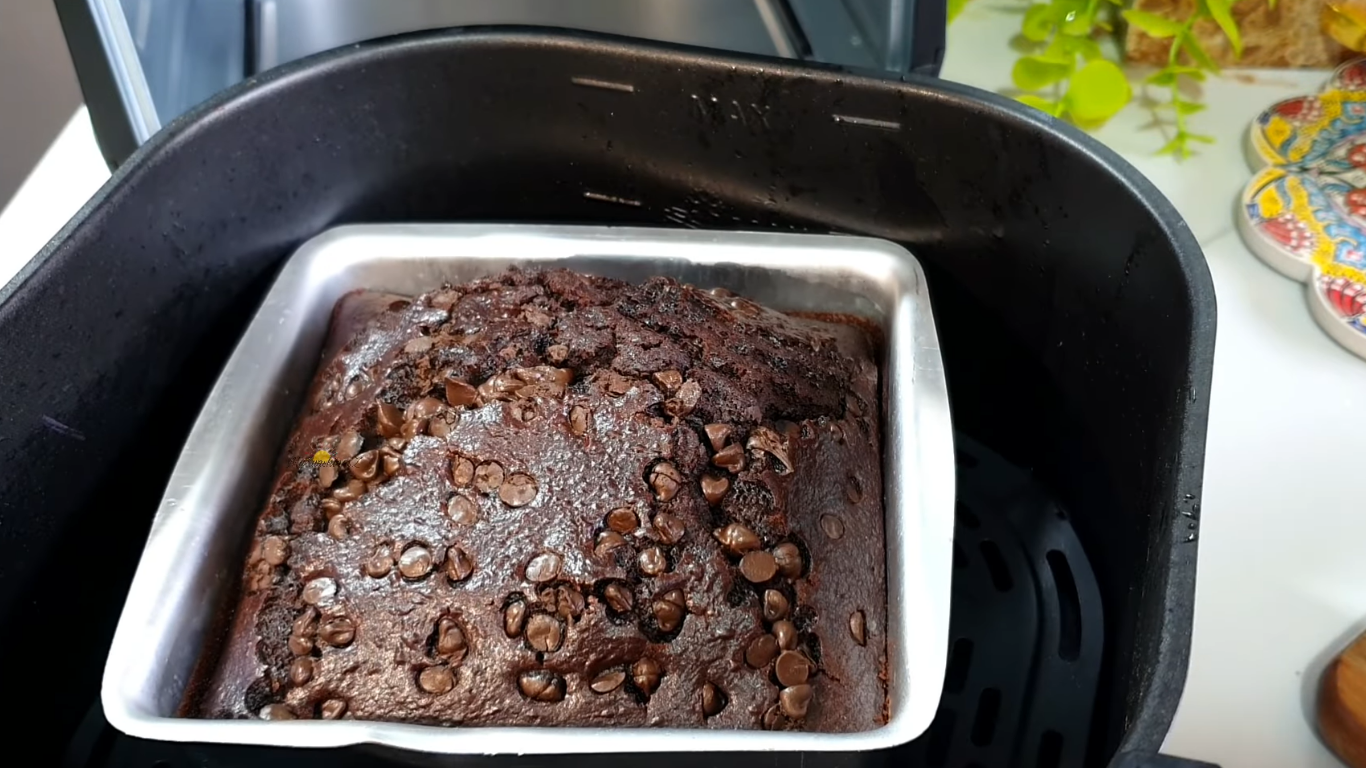 how to bake cake in air fryer