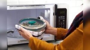 Can You Put Metal in the Microwave