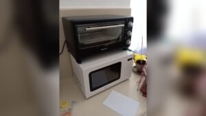 Can You Put Toaster Oven on Top of Microwave