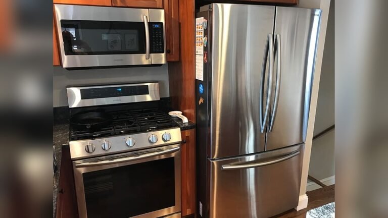 How Much Do a Refrigerator Weigh