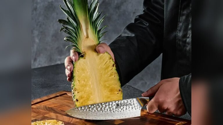 How to Cut a Pineapple With a Knife