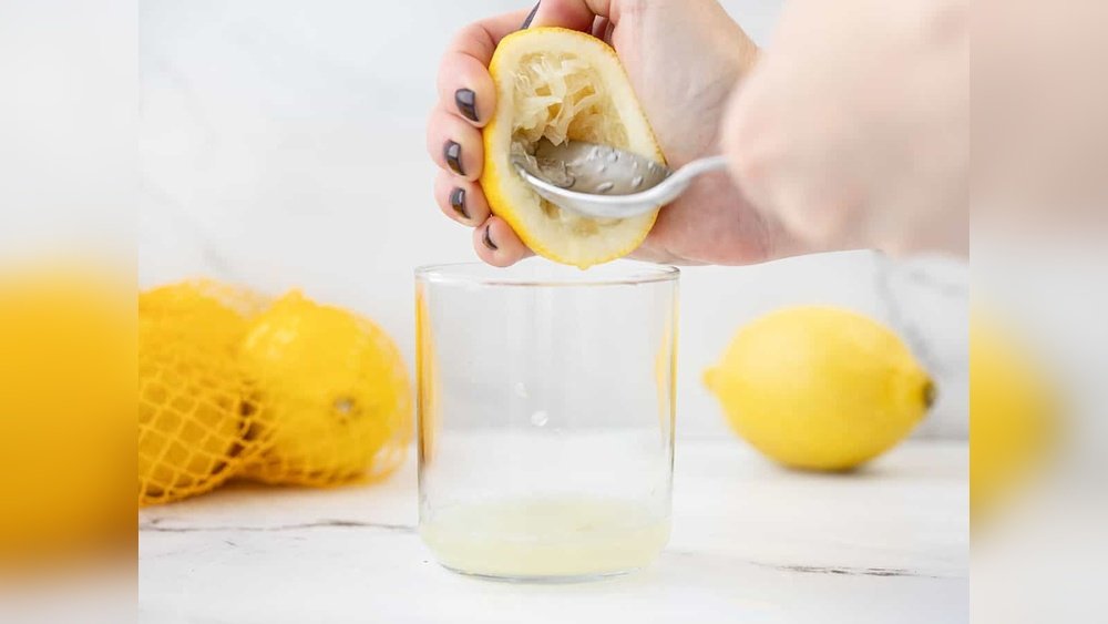 How to Juice a Lemon Without a Juicer