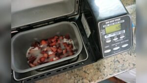 How to Make Jam in a Bread Maker