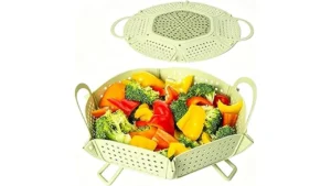 The image shows a versatile collapsible steamer basket, perfect for healthy cooking.