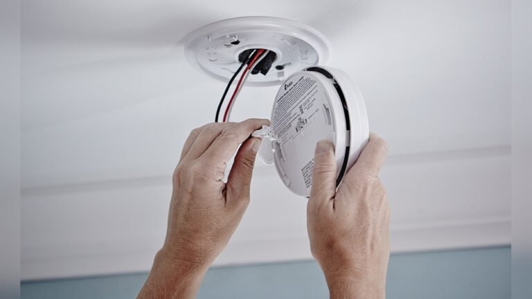 How to Replace Smoke Detector