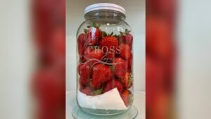 How to Store Strawberries in a Mason Jar