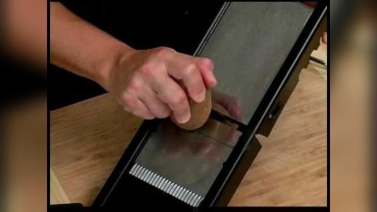 How to Use a Mandoline Slicer for Potatoes​