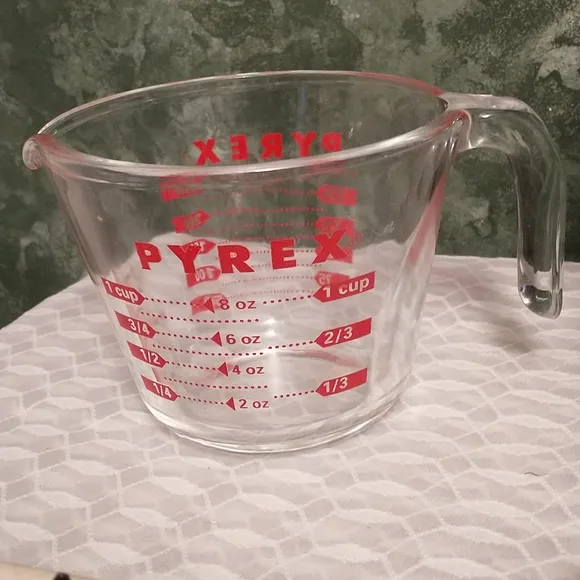 can a glass measuring cup go in the oven