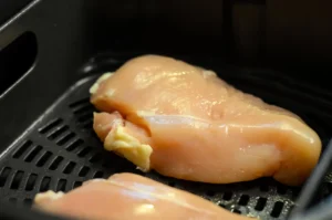 how long to cook large chicken breast in air fryer