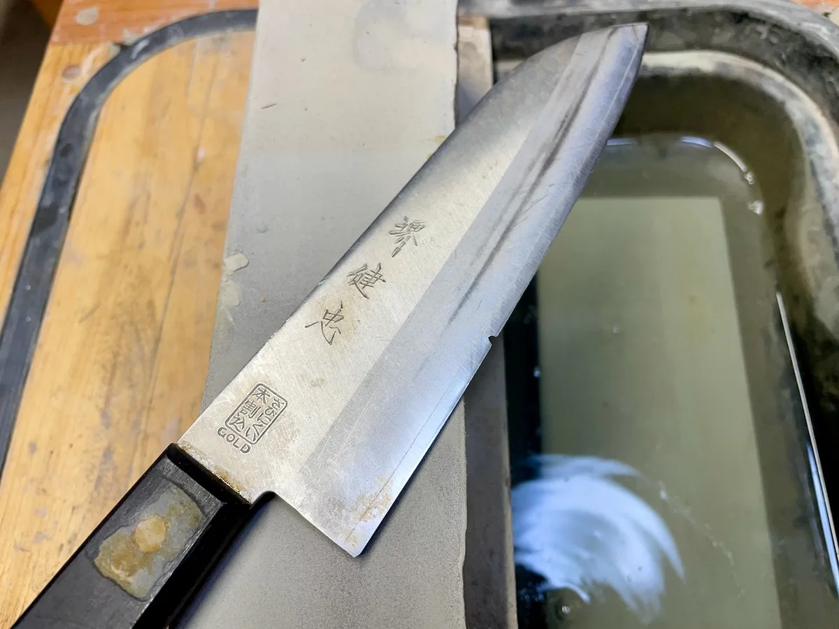santoku knife damage from bone
